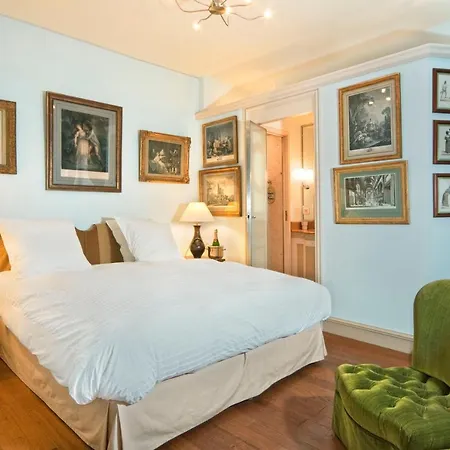 Penthievre Apartment Paris