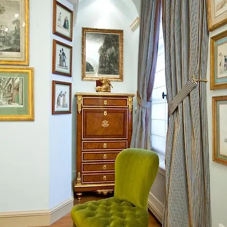 Apartment Penthievre Paris